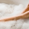 Bagni alla candeggina: efficaci contro l'eczema quanto l'acqua