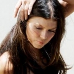 Studio dell'utrastruttura del danno ai capelli dopo irradiazione ultravioletta